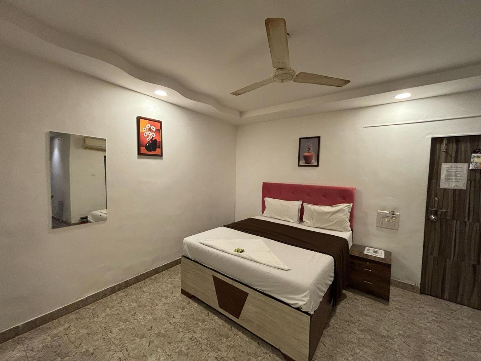 Rockdale Hotel & Resort Mira-Bhayandar Ngoại thất bức ảnh